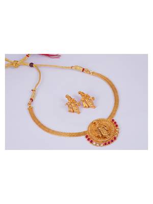 Gold plated indian traditional lord krishna temple jewellery necklace set with adjustable thread for women and girls 3