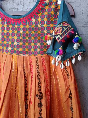 Green and Orange Cotton Thread Work Woven Kurta and Tulip Pants Set 6