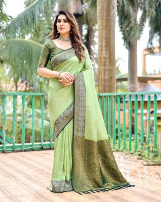 GREEN Woven Kanjivaram Wedding Saree With Blouse 3