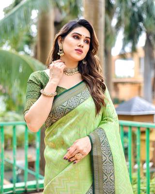 GREEN Woven Kanjivaram Wedding Saree With Blouse 5