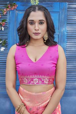 Floral Woven Design Zari Banarasi Saree 5