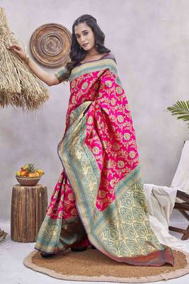 Floral Woven Design Zari Banarasi Saree 2