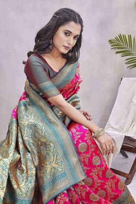 Floral Woven Design Zari Banarasi Saree 4