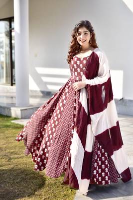 GAJGAMINI BROWN MAXI SUIT SET  4