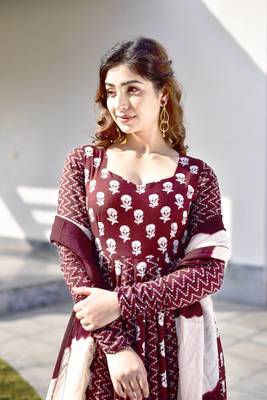GAJGAMINI BROWN MAXI SUIT SET  6