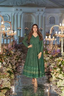 GREEN NIGHT STAR EMBROIDERED GEORGETTE SUIT SET  1
