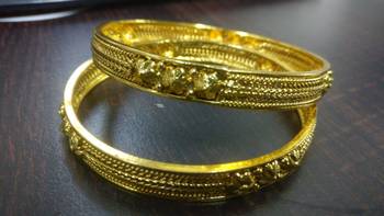 Gold bangles-and-bracelets 4