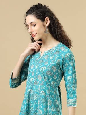 Turquoise 3/4th sleeves cotton regular fit ankle length asymmetrical kurta set - with dupatta 4