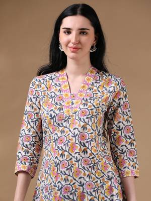 Multi color 3/4th regular sleeve a-line kurta 5