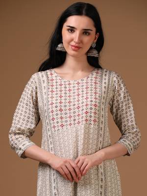 Cream 3/4th regular sleeve abstract motifs straight cut kurta 5