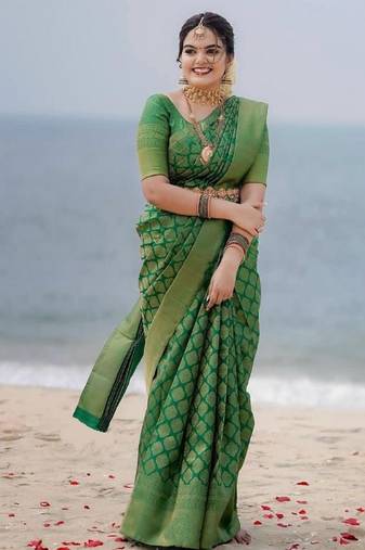 Green Woven silk blend Saree With Blouse