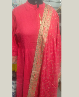 Women Pink Rayon Kurta with Trousers And Dupatta Set 6
