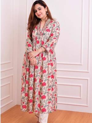 Women's Nyra cut Floral Printed Kurta Pant set 1