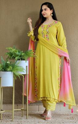Women's Rayon Slub Embroidered Kurta Pant with Dupatta set 2