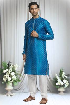 Blue silk blend floral motif pattern kurta set for men 3