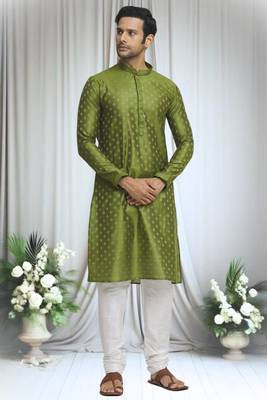 Green silk blend floret motif pattern kurta set for men 1