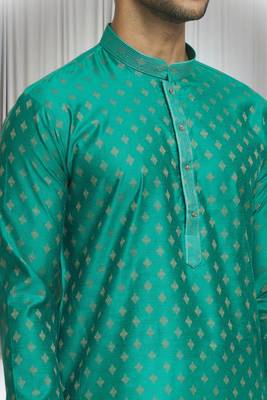 Green silk blend floweret motif pattern kurta set for men 3