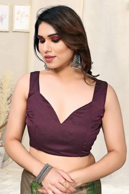 Beige chiffon floral print saree with unstitched blouse piece 5