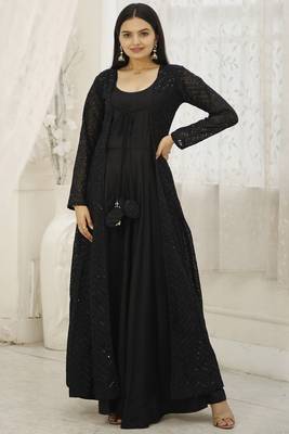Black colour looking gown with shrug 1