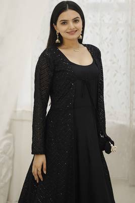 Black colour looking gown with shrug 3
