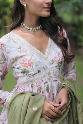 White colour designer long kurti with dupatta for glamorous girlish looks 3