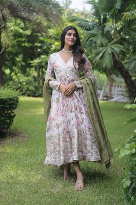 White colour designer long kurti with dupatta for glamorous girlish looks 4