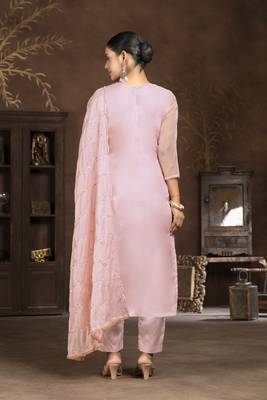 Pink colour ethnic suits for trendy party looks 2
