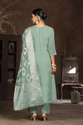 Green colour ethnic suits for trendy party looks 2