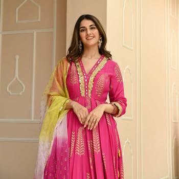Women Designer Rayon kurta pant with chiffon dupatta sets 3