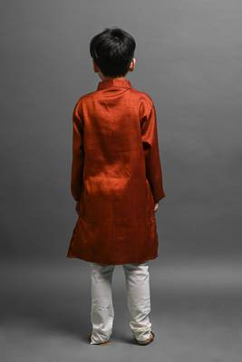 Vesham emblished kurta with pajama set for boys 3