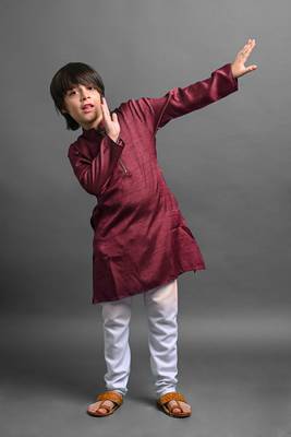 Vesham emblished kurta with pajama set for boys 4