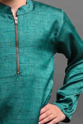 Vesham emblished kurta with pajama set for boys 5