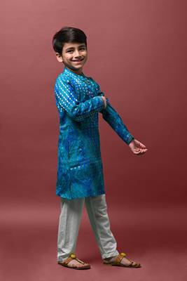 Vesham emblished kurta with pajama set for boys 2