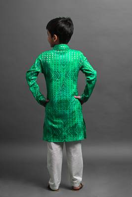 Vesham emblished kurta with pajama set for boys 3