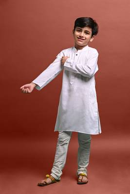 Vesham solid white kurta with pajama for kid 2