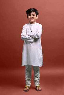 Vesham solid white kurta with pajama for kid 5