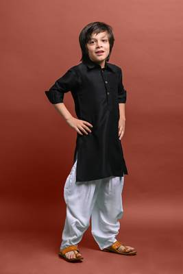 Vesham solid black kurta with pajama for kid 2