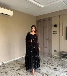 Presenting New      signer Anarkali Suit In New Fancy Style