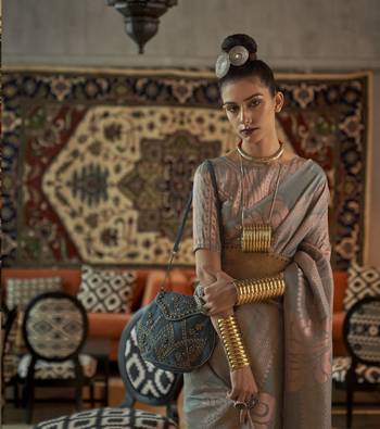 Grey Kanjivaram style silk bland copper zari weaving saree with Blouse 2