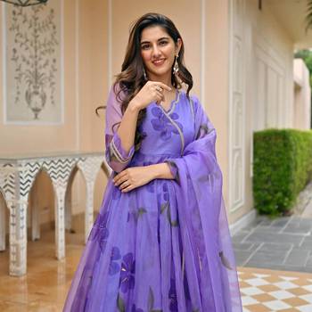 Tabby organza fabric full flared flower print gown pant with dupatta set 4