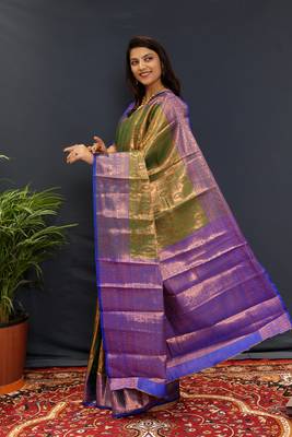 Villagius Jacquard Zari Work Green Saree with Blouse 2