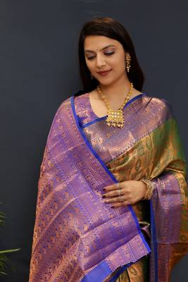 Villagius Jacquard Zari Work Green Saree with Blouse 4