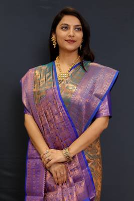 Dark green jaccaurd work kanjivaram silk saree with blouse 2