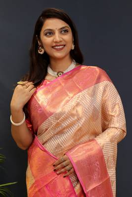 Off whight jaccaurd work kanjivaram silk saree with blouse 2