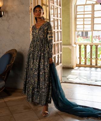 Mayra wild flower anarkali set 2