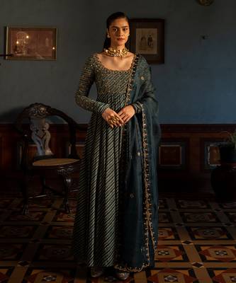 Mrunal embroidered set 1