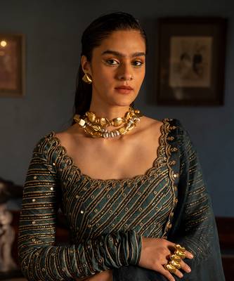 Mrunal embroidered set 2