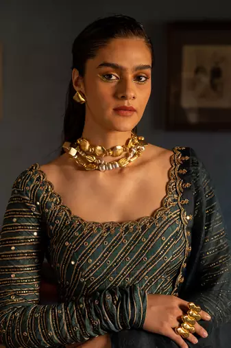 Mrunal embroidered set