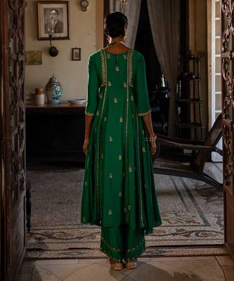 Punya emerald green kurta set 4