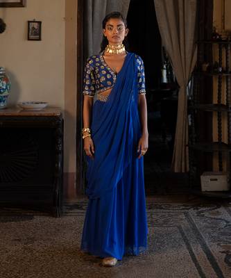 Tatva Embroidered Saree Set 1